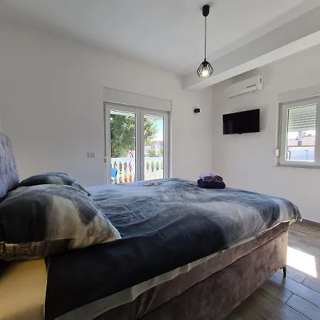 Prázdninový dům House Plavi 2130 *