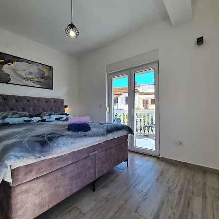 Prázdninový dům House Plavi 2130 *