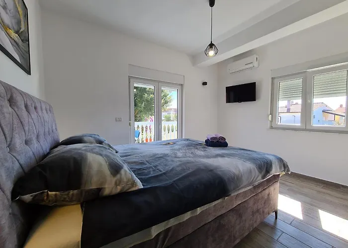 Vakantiehuis House Plavi 2130 *