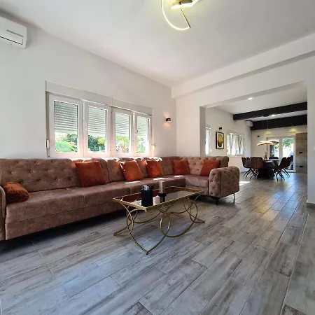 House Plavi 2130